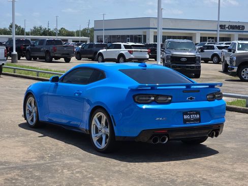 Used 2022 Chevrolet Camaro ZL1 RWD image 6