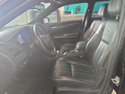 Used 2019 Chrysler 300 S w/ S Model Appearance Package RWD image 13