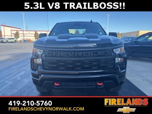 Certified 2024 Chevrolet Silverado 1500 Custom Trail Boss w/ Dark Appearance Package image 3