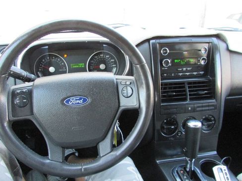 Used 2008 Ford Explorer XLT image 32