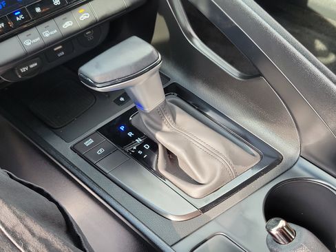 Certified 2025 Hyundai Elantra Sport image 13