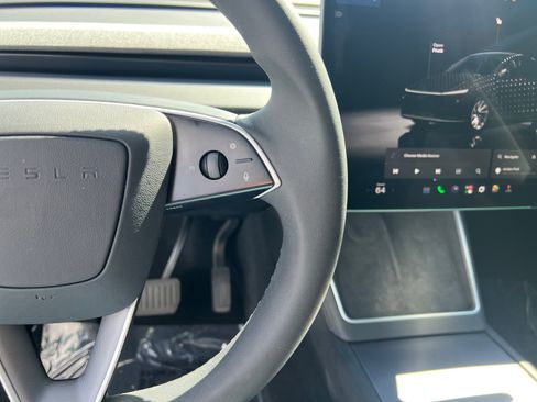 Used 2026 Tesla Model Y Long Range AWD/4WD image 15