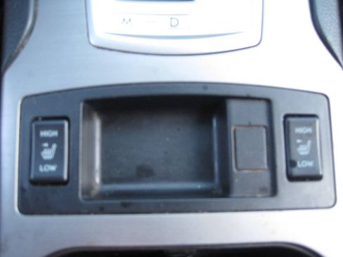 Used 2014 Subaru Legacy 2.5i Premium AWD/4WD image 34