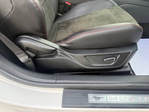 Used 2017 Ford Mustang GT Premium RWD image 38