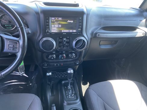 Used 2017 Jeep Wrangler Unlimited Sport w/ Quick Order Package 24S AWD/4WD image 16