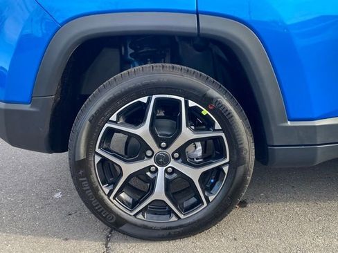 New 2026 Jeep Compass Limited image 18