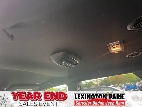 Used 2022 Dodge Durango SXT w/ Blacktop Package image 8