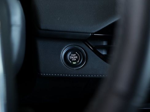 Used 2025 Buick Enclave Preferred image 18