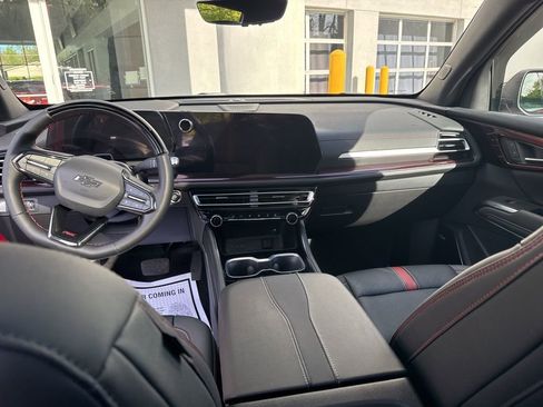 Used 2024 Chevrolet Traverse RS w/ LPO, Floor Liner Package AWD/4WD image 18