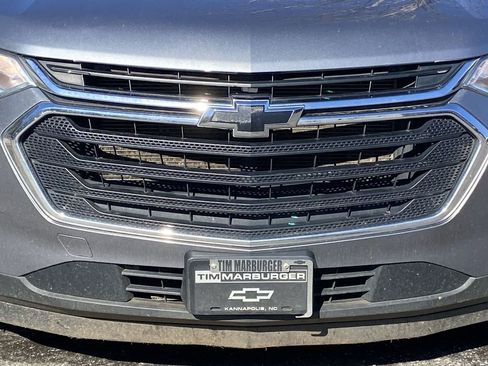 Used 2021 Chevrolet Traverse LS image 8