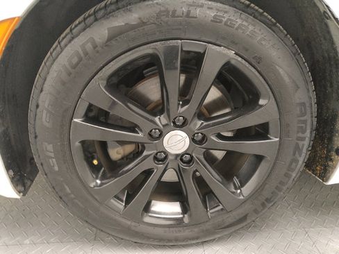 Used 2015 Chrysler 200 Limited w/ Convenience Group image 31