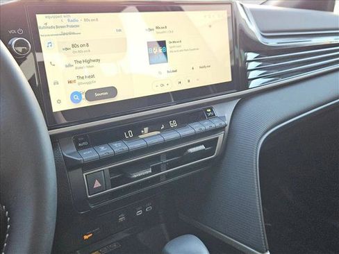 Used 2025 Toyota Camry SE image 14