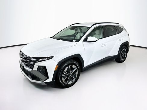 Used 2025 Hyundai Tucson SEL FWD image 3