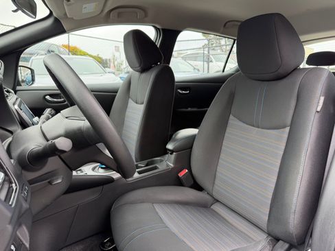 Used 2025 Nissan Leaf S FWD image 19