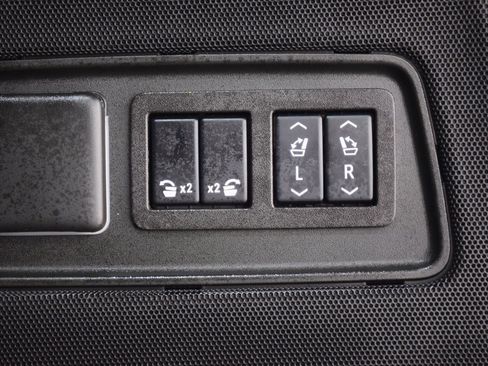 Used 2024 Cadillac Escalade ESV Premium Luxury w/ Performance Package image 26