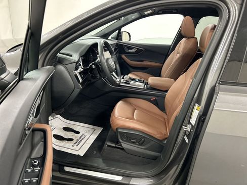 Used 2023 Audi Q7 3.0T Prestige w/ Prestige Package image 9