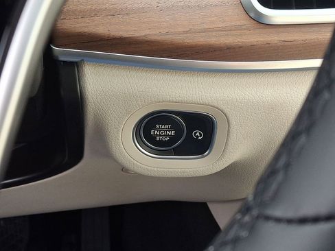 New 2026 Mercedes-Benz GLE 450 4MATIC image 16