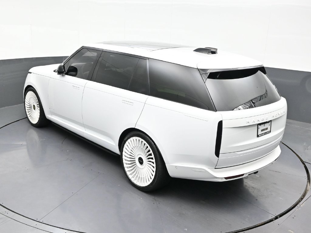 Used 2024 Land Rover Range Rover Long Wheelbase SE AWD/4WD image 17