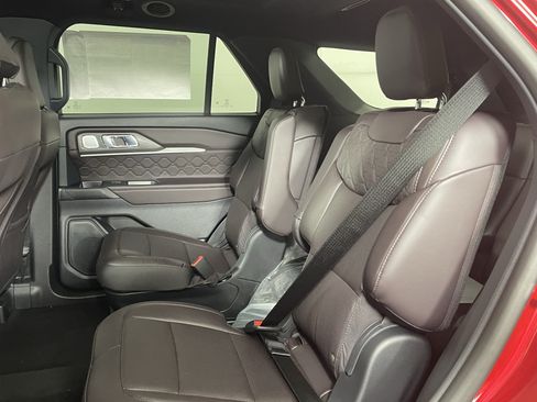 New 2026 Ford Explorer Platinum w/ LUX Leather Package AWD/4WD image 15