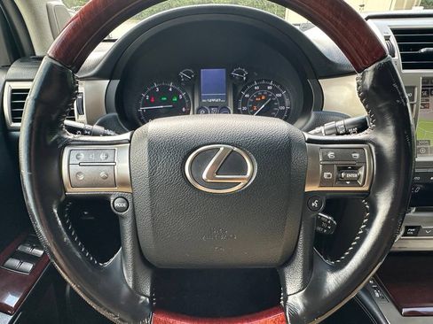 Used 2016 Lexus GX 460 w/ Premium Package AWD/4WD image 34
