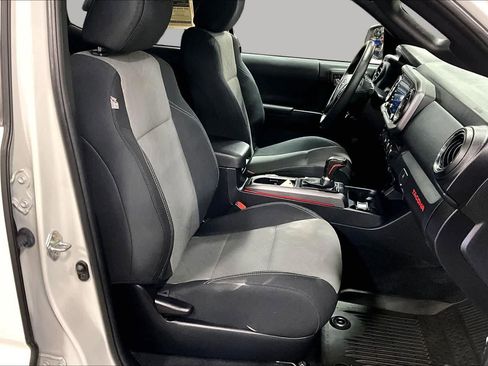 Certified 2023 Toyota Tacoma TRD Off-Road AWD/4WD image 8