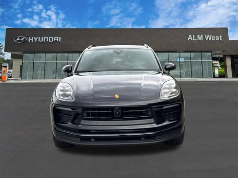 Used 2023 Porsche Macan AWD/4WD image 2