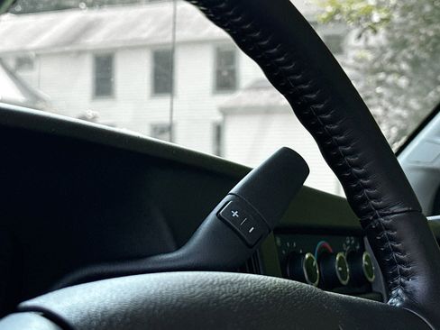 Used 2022 GMC Savana 3500 w/ Power Convenience Package image 27