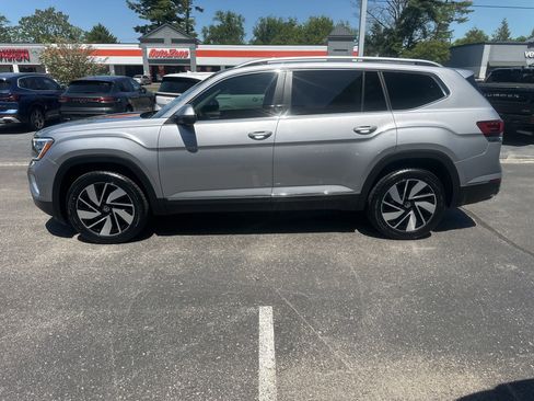 Used 2024 Volkswagen Atlas SEL AWD/4WD image 8