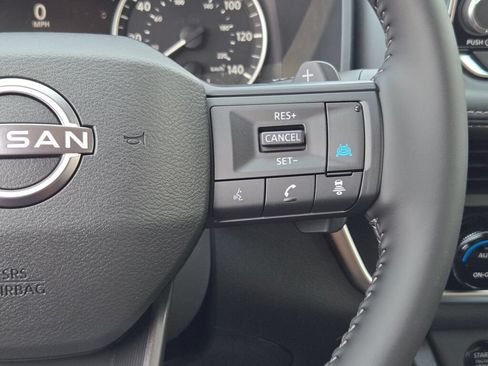 Used 2026 Nissan Rogue SV AWD/4WD image 34