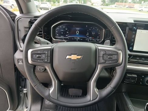 Certified 2025 Chevrolet Silverado 1500 LTZ w/ LTZ Convenience Package II AWD/4WD image 18