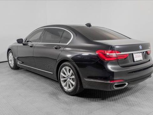 Used 2017 BMW 740i RWD image 6