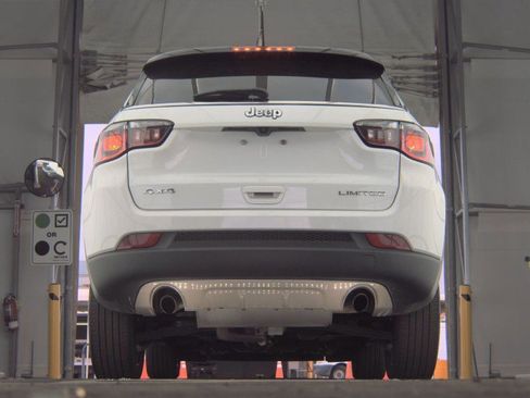 Used 2023 Jeep Compass Limited image 4