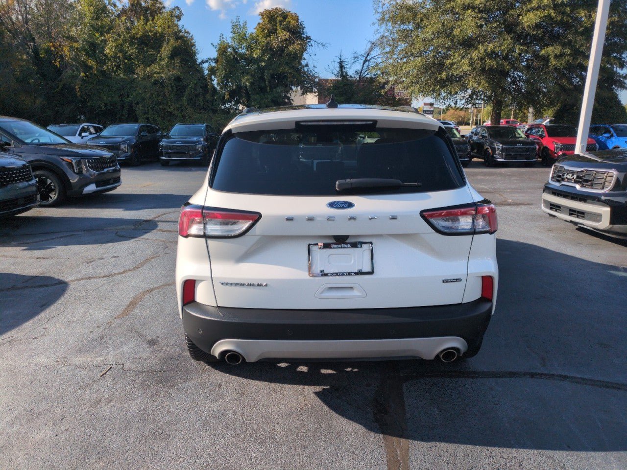 Used 2020 Ford Escape Titanium w/ Titanium Premium Package 2.0 AWD/4WD image 6