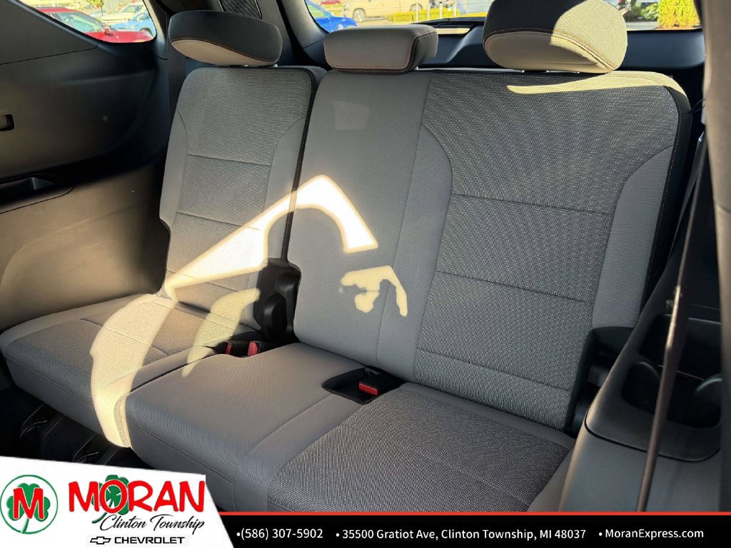 Used 2024 Chevrolet Traverse LT w/ LPO, Floor Liner Package FWD image 13