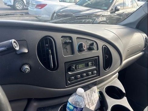 Used 2006 Ford E-150 and Econoline 150 RWD image 11