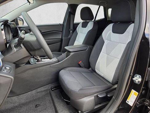 New 2026 Chevrolet Trax LS image 4