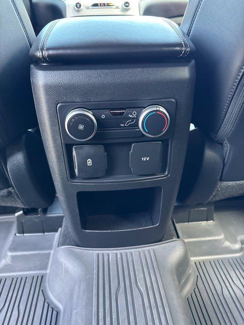 Used 2021 Ford Explorer XLT w/ Equipment Group 202A AWD/4WD image 15