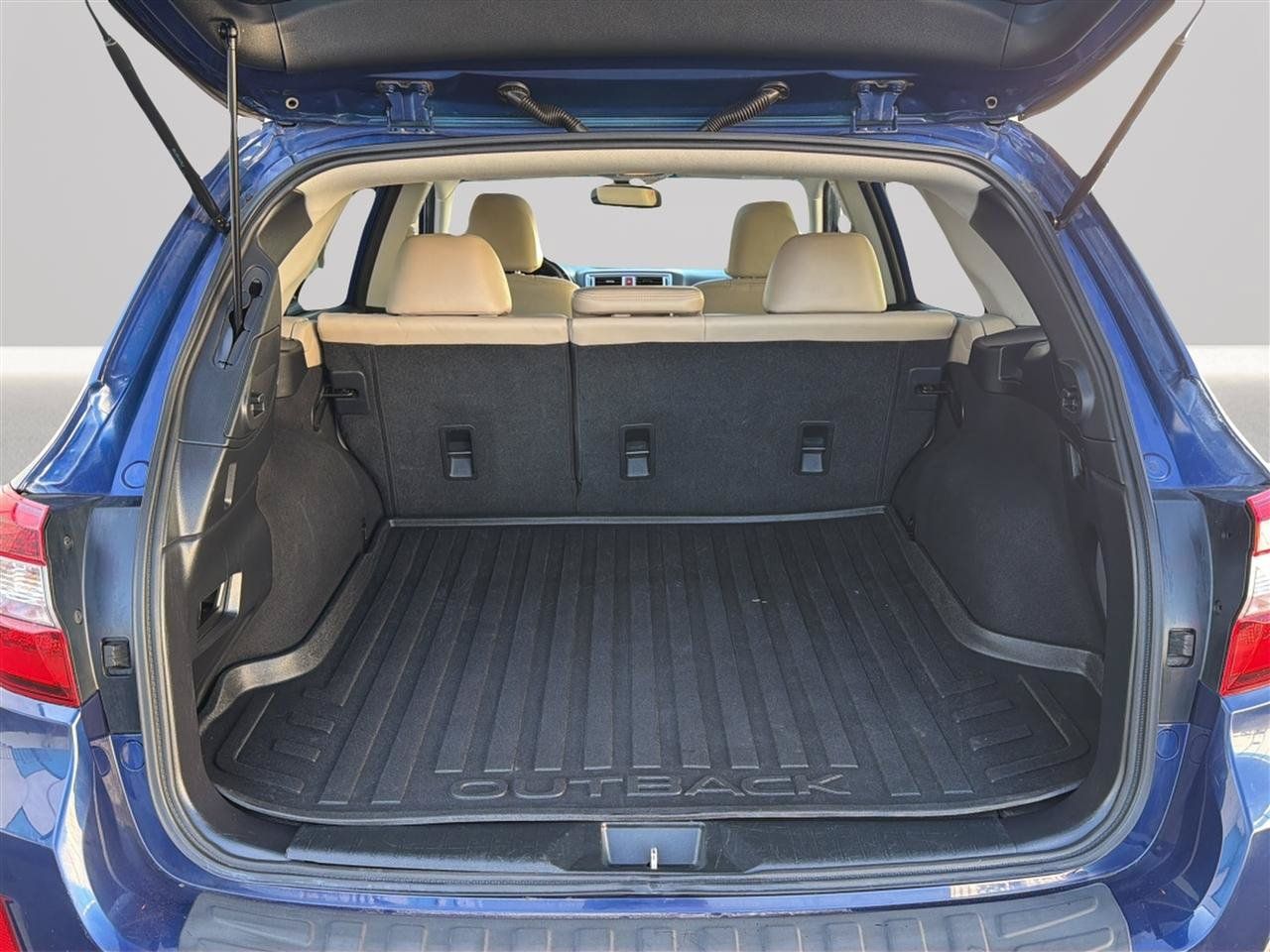 Used 2016 Subaru Outback 2.5i Limited AWD/4WD image 33