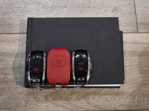 Used 2023 Bentley Continental GT Azure image 71