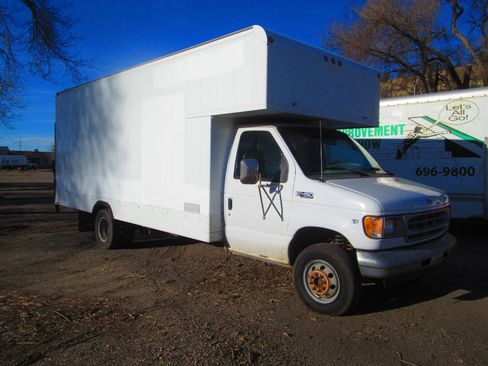 Used 2002 Ford E-450 and Econoline 450 image 1