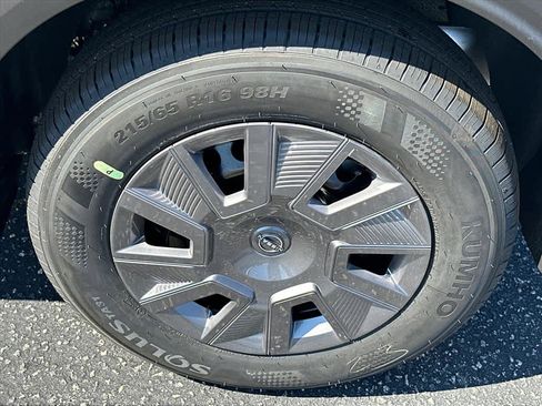 New 2026 Nissan Kicks S image 5