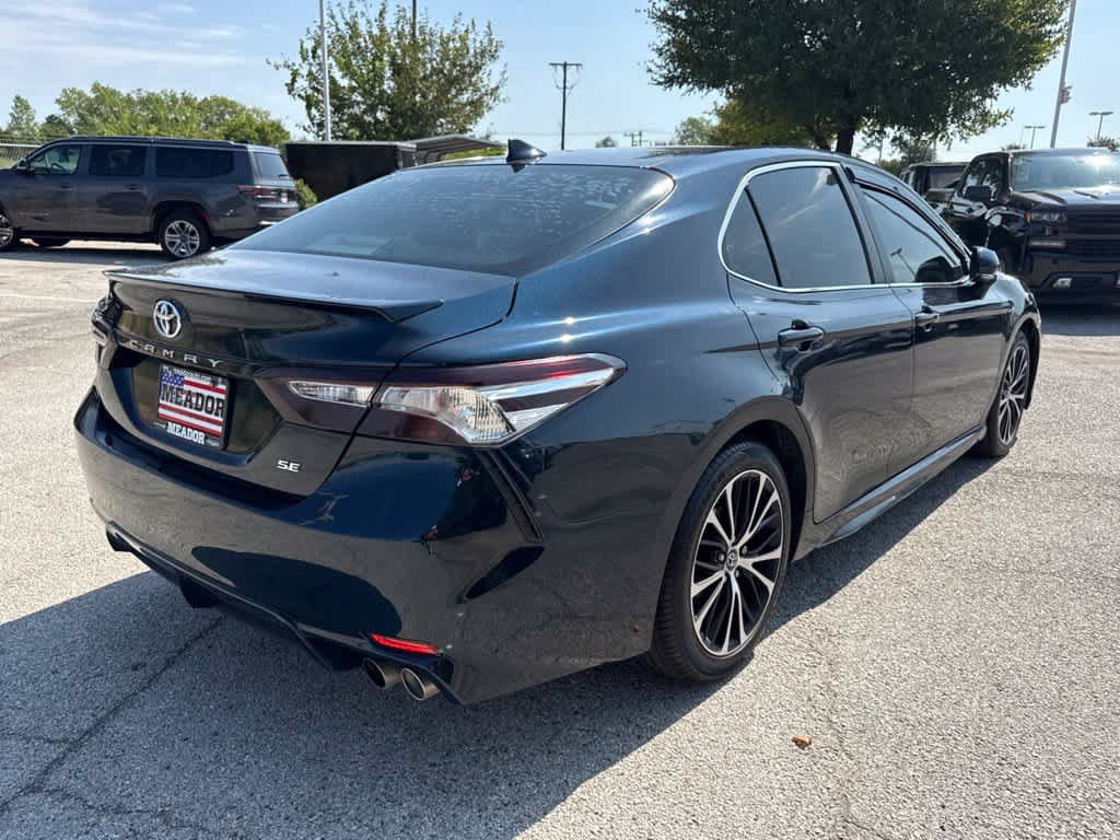 Used 2020 Toyota Camry SE w/ Convenience Package FWD image 5