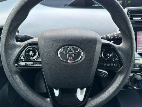 Used 2022 Toyota Prius LE image 20