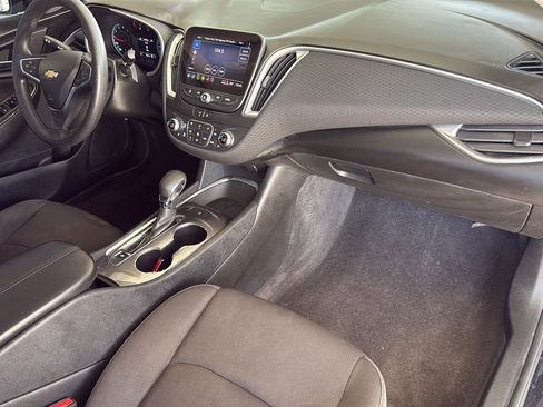 Used 2022 Chevrolet Malibu LT FWD image 34