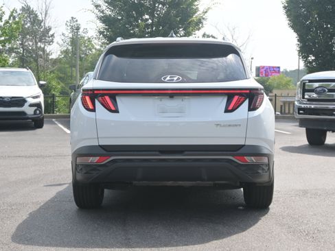 Used 2022 Hyundai Tucson SEL FWD image 9