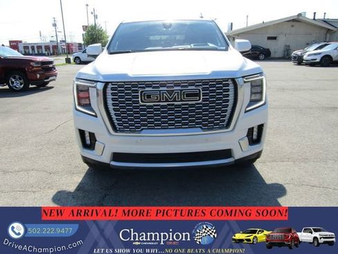 Used 2022 GMC Yukon Denali image 2