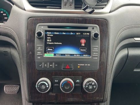 Used 2017 Chevrolet Traverse LT w/ Style and Technology Package image 16