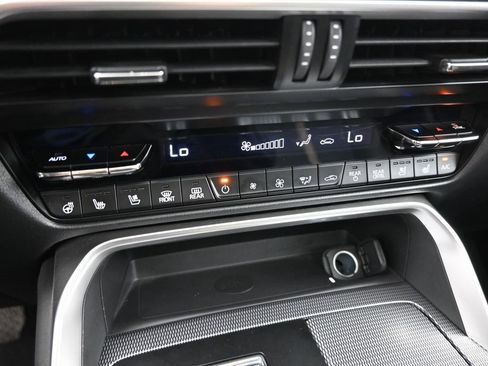 Used 2024 MAZDA CX-90 Plug-In Hybrid w/ Premium Plus image 17