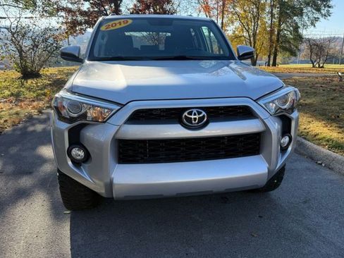 Used 2019 Toyota 4Runner SR5 image 2