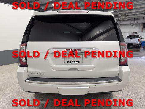 Used 2018 GMC Yukon Denali w/ Denali Ultimate Package AWD/4WD image 9